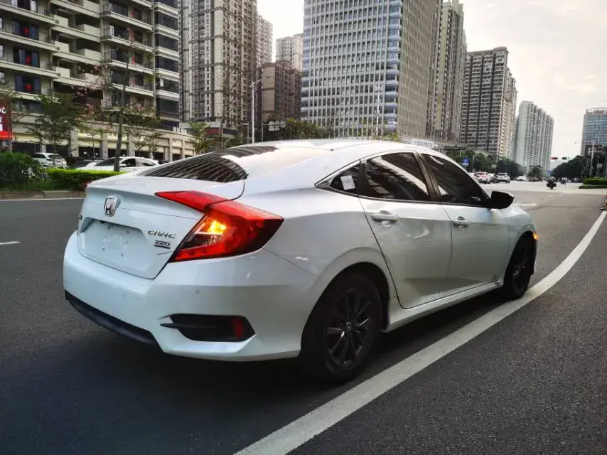 2019 HONDA CIVIC thumbnail 4
