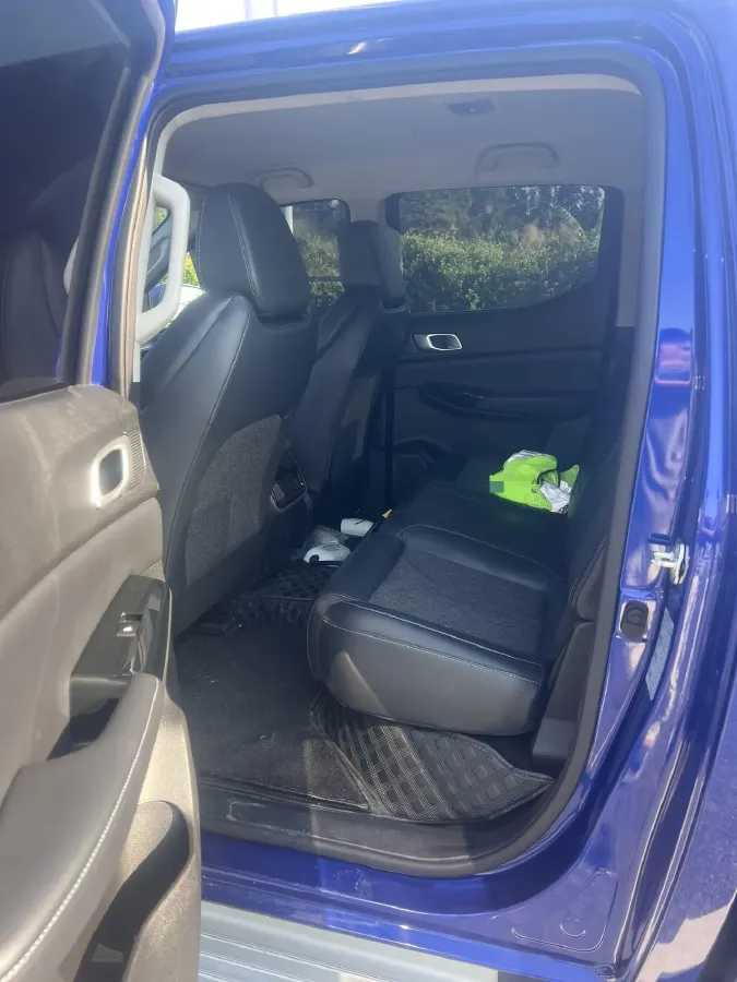 2024 ChangAn Hunter 2.0T 190HP L4 REEV 31.18KWH,autocango,china used car exporter,china ev exporter,chinese used car exporter,chinese used ev exporter