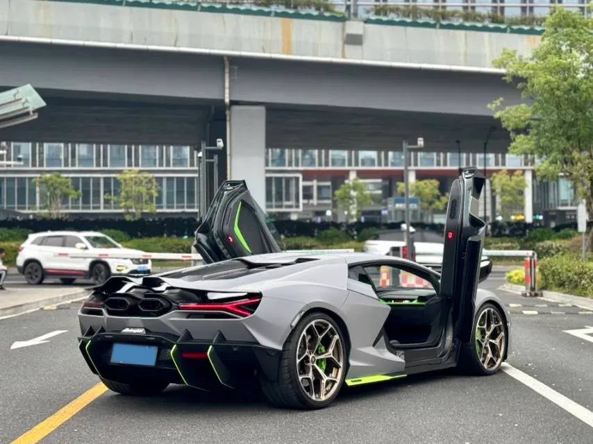 2023 Lamborghini Revuelto 6.5L 826HP V12 8DCT PHEV 3.8KWH,autocango,china used car exporter,china ev exporter,chinese used car exporter,chinese used ev exporter