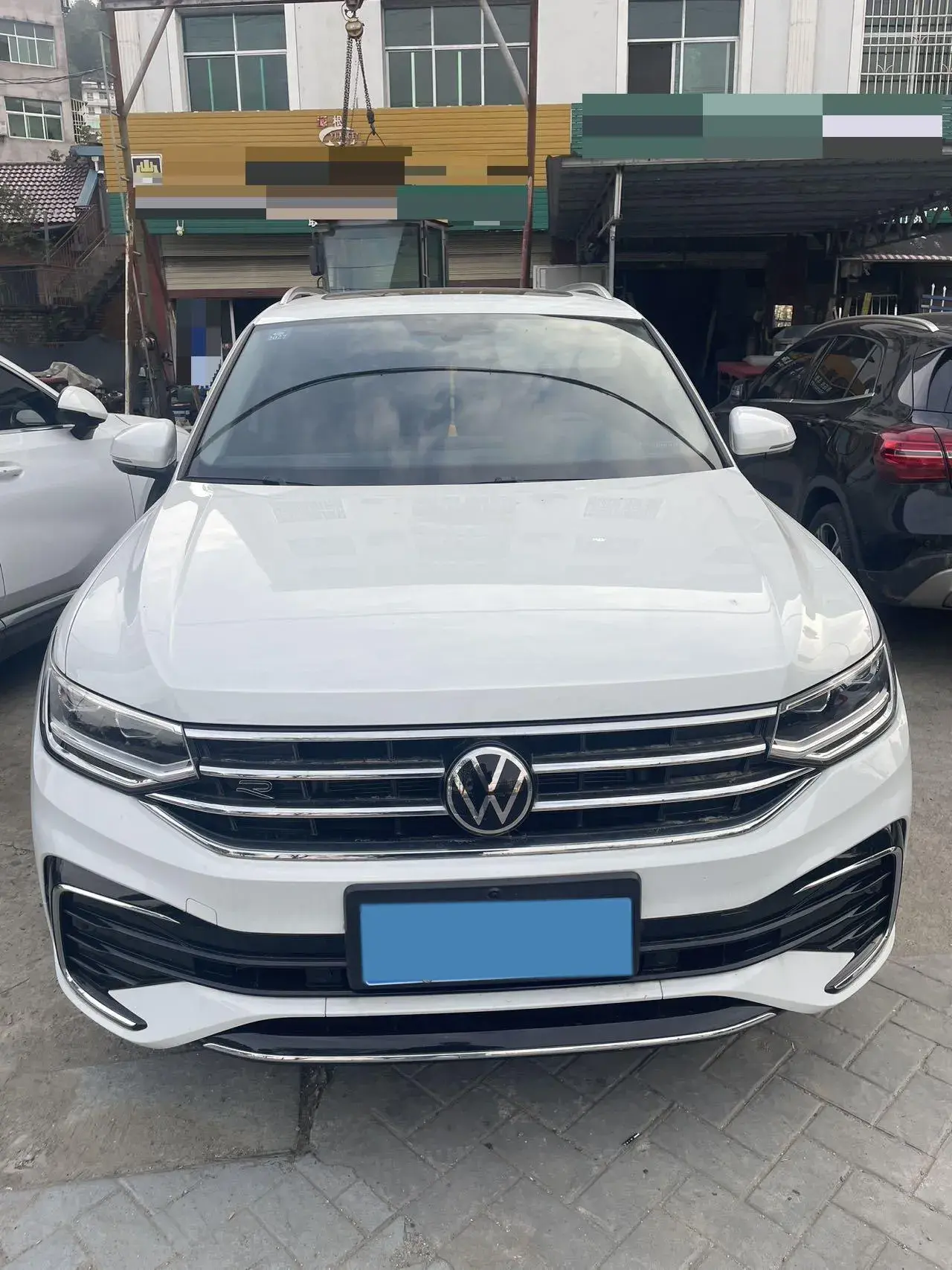 2024 VOLKSWAGEN TIGUAN thumbnail 2