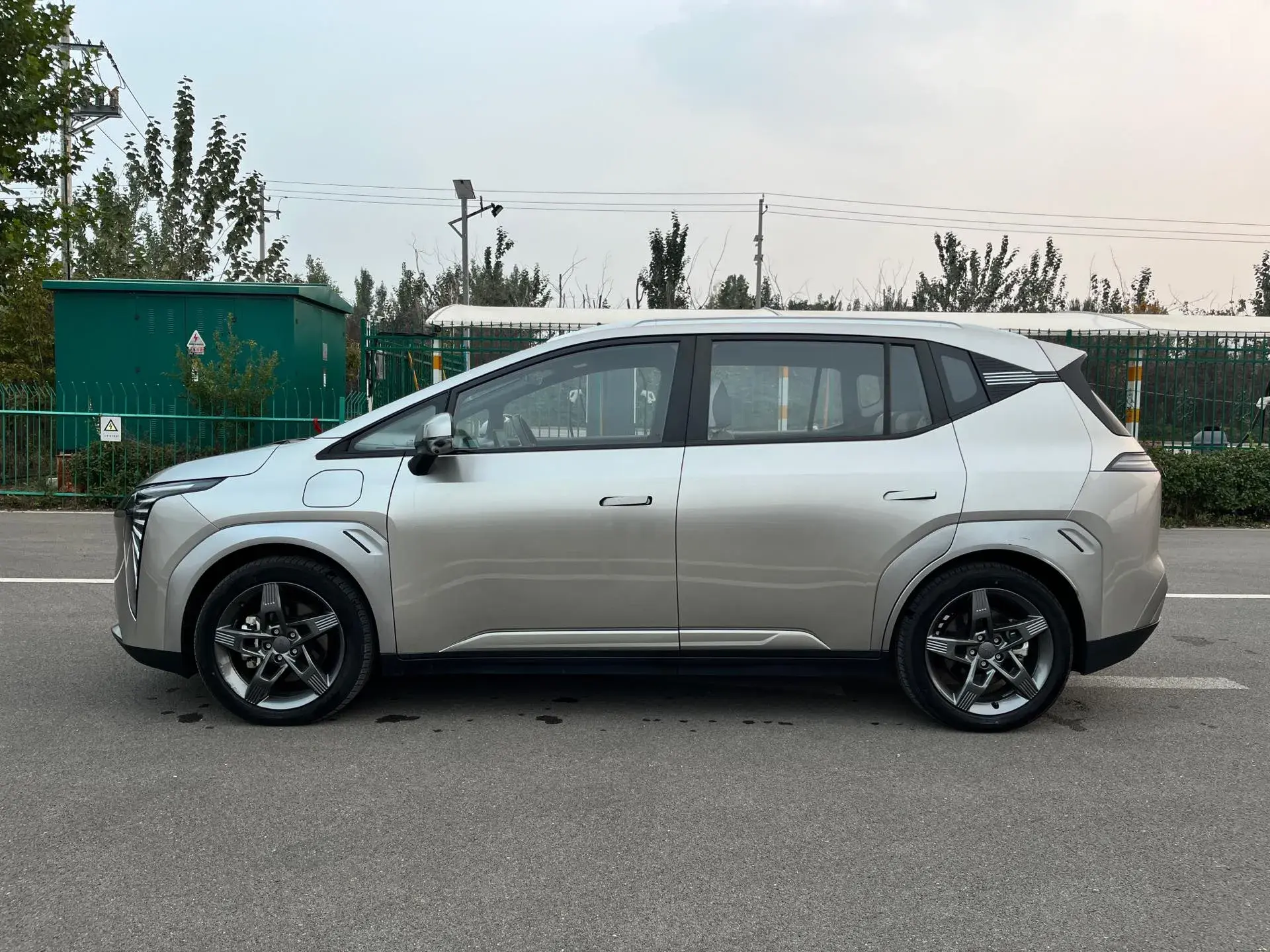 2023 AION Y thumbnail 4