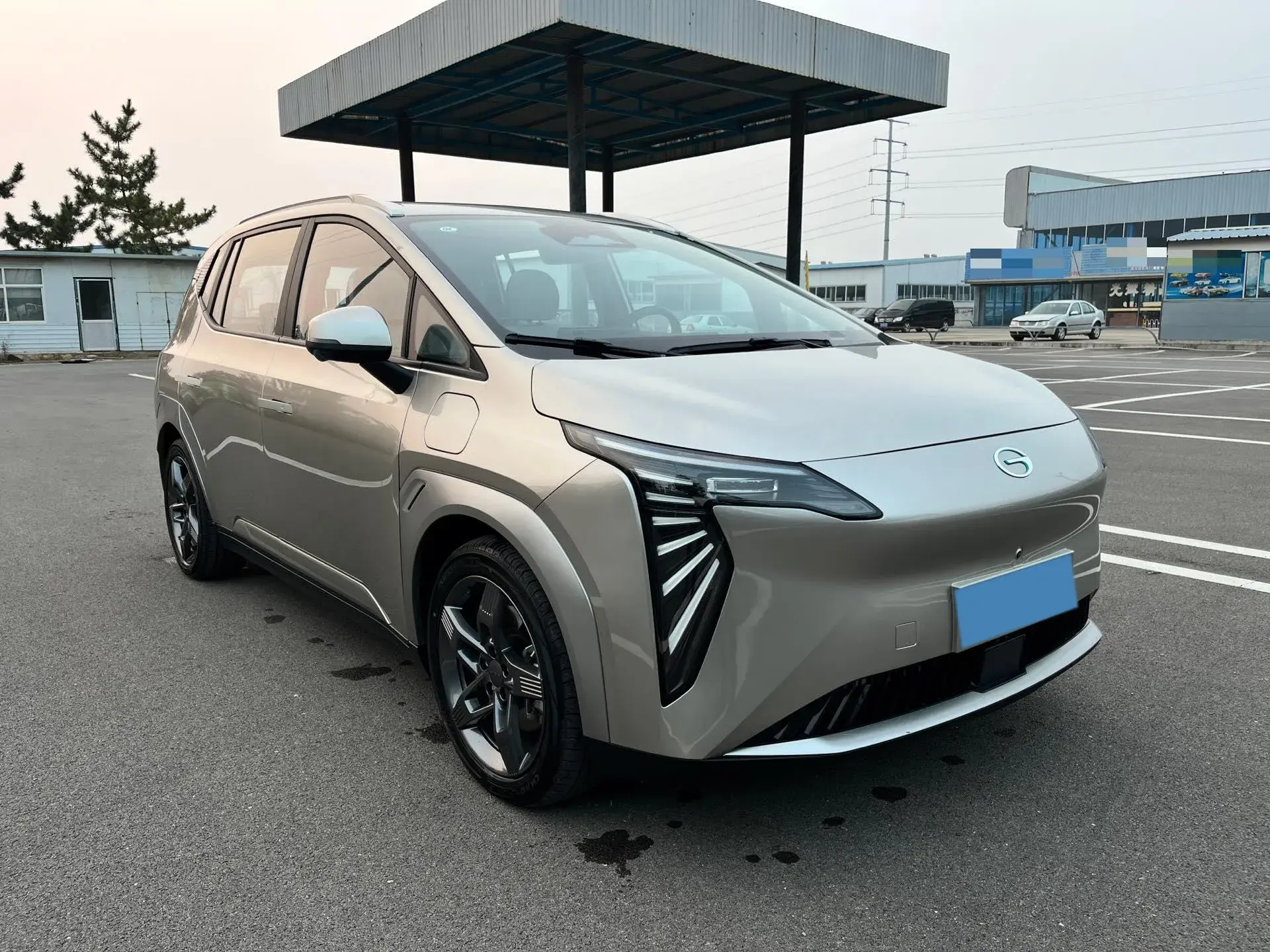 2023 AION Y thumbnail 3