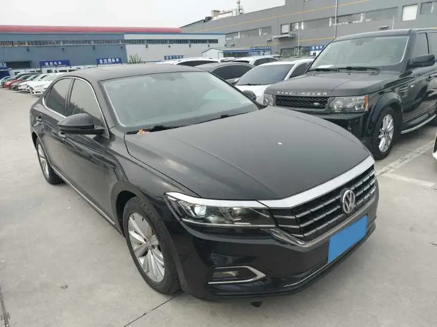 2019 VOLKSWAGEN PASSAT thumbnail 2