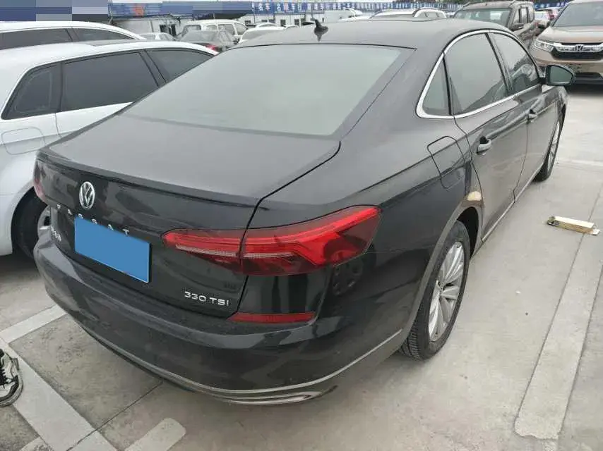 2019 VOLKSWAGEN PASSAT thumbnail 4
