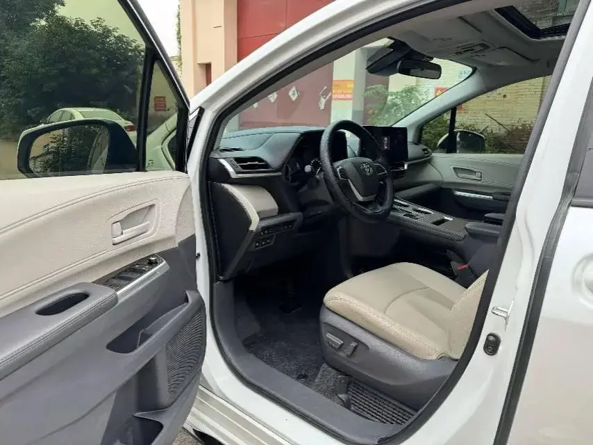 2021 TOYOTA SIENNA thumbnail 4