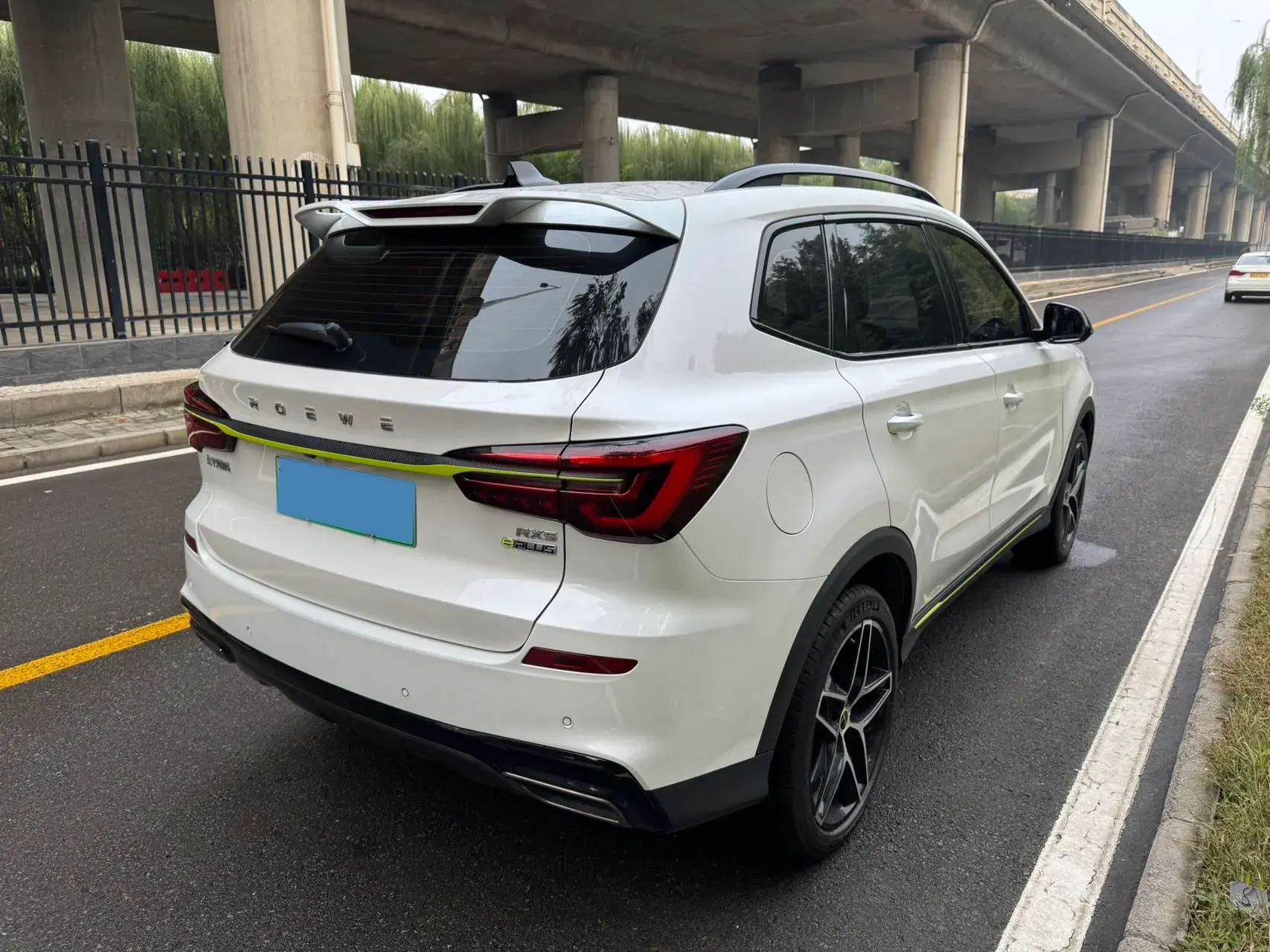 2021 ROEWE RX5 thumbnail 4