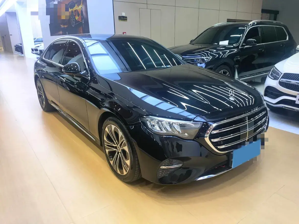 2025 MERCEDES-BENZ E thumbnail 3