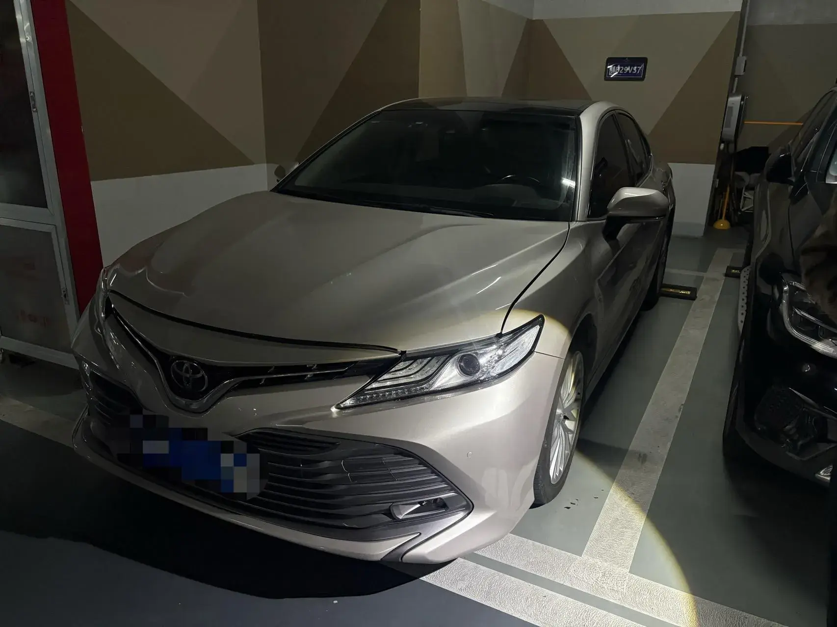 2018 TOYOTA CAMRY view 1