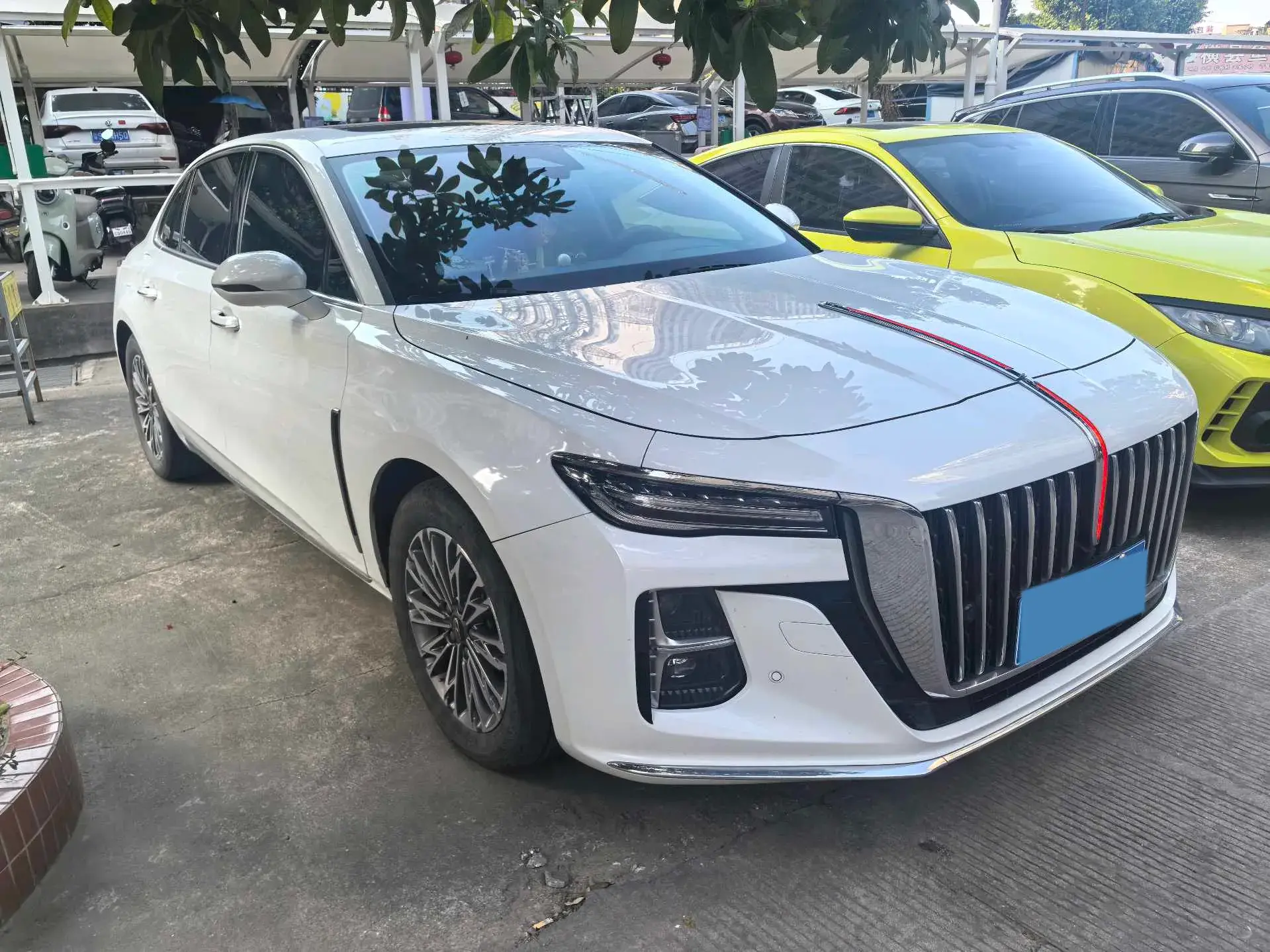 2023 HONGQI H5 thumbnail 2