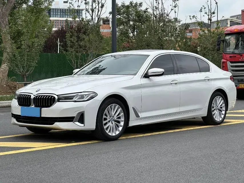 2021 BMW 5 Series 2.0T 184HP L4 8AT