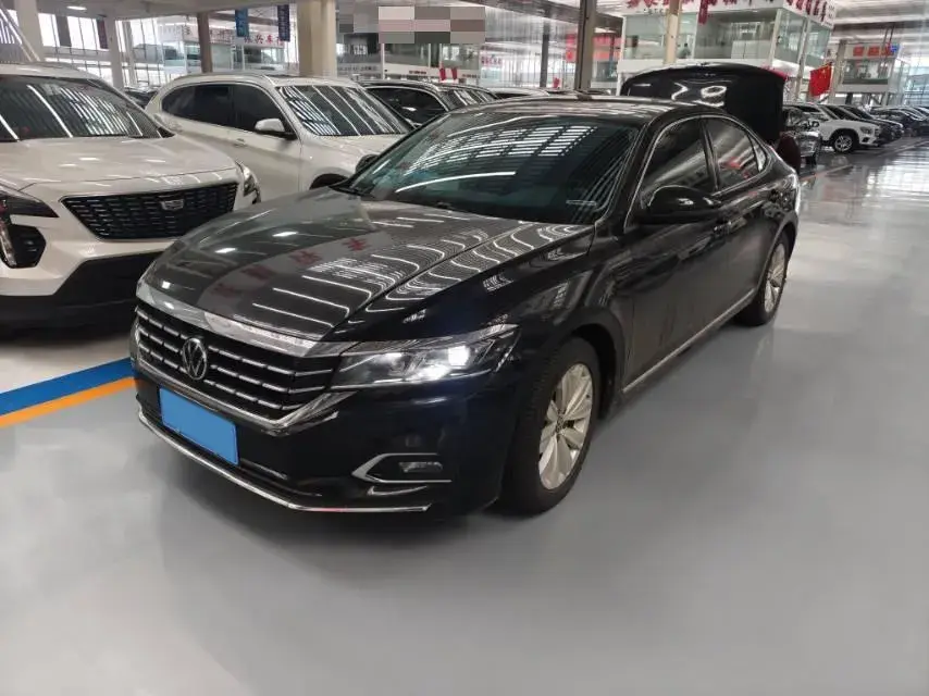 2020 VOLKSWAGEN PASSAT view 1