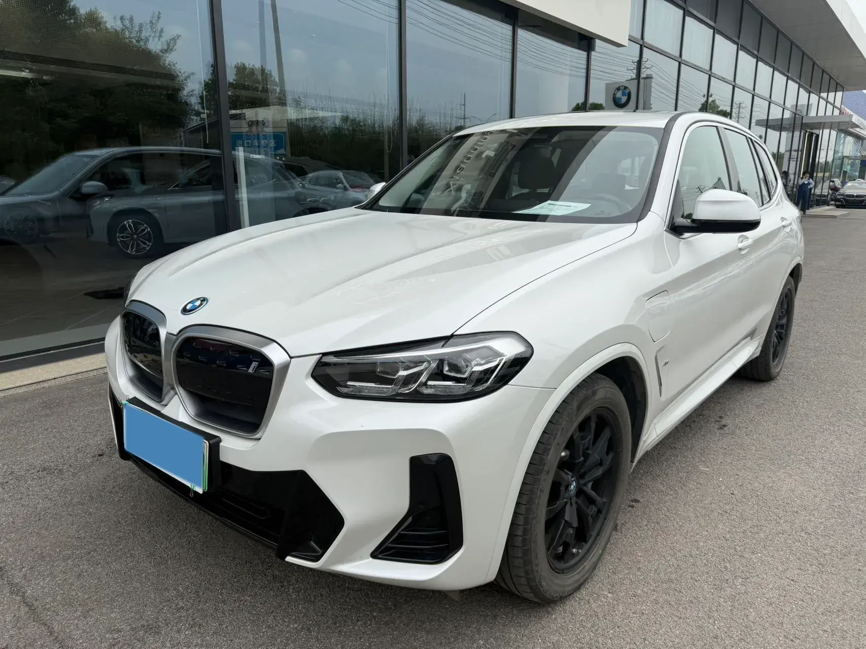 2024 BMW IX3 view 1