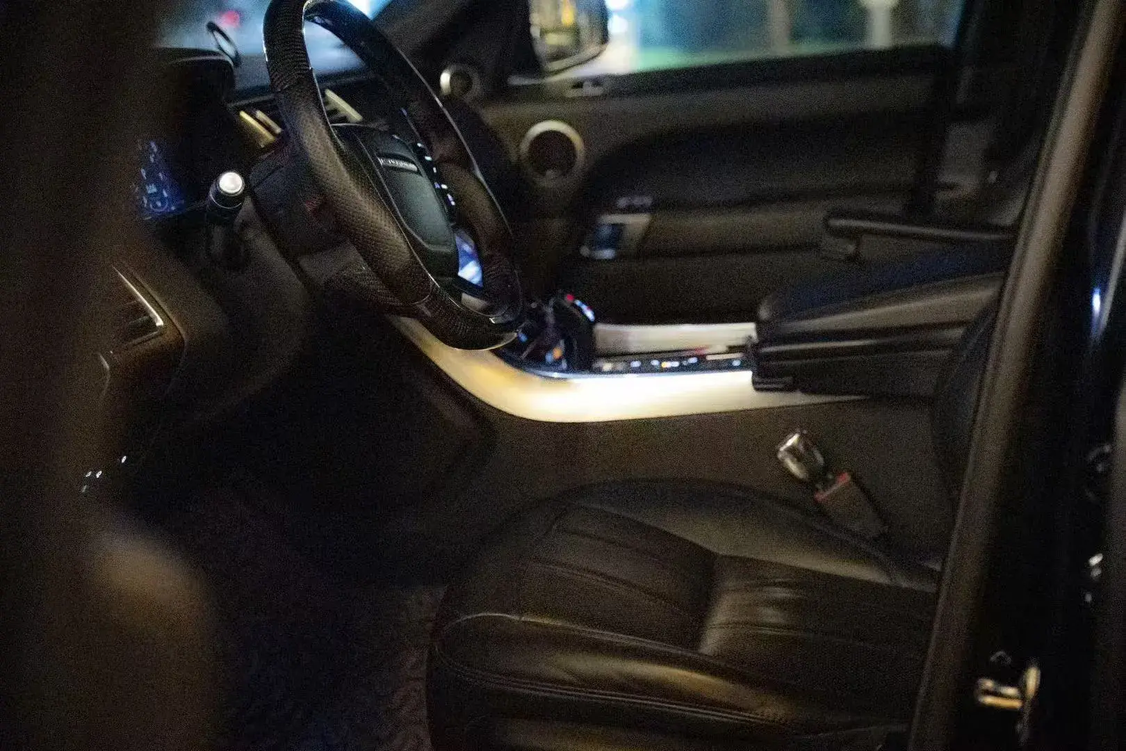 2018 LAND ROVER thumbnail 3