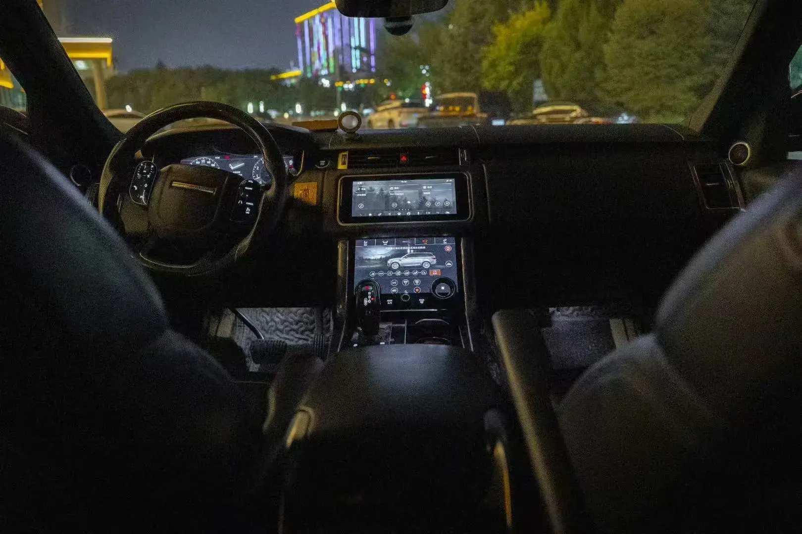 2018 LAND ROVER thumbnail 2