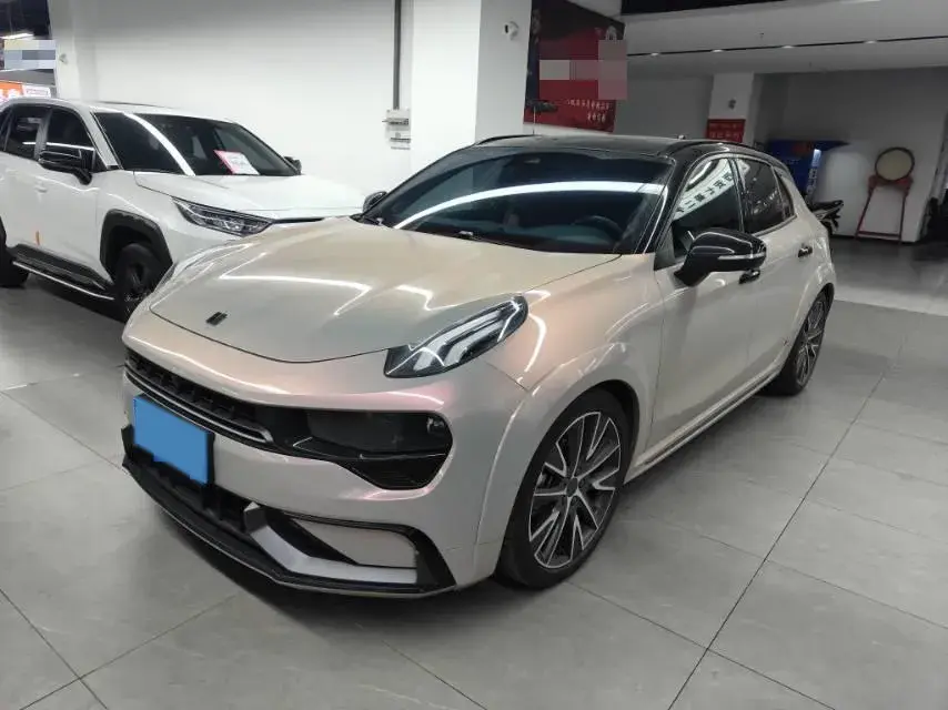 2022 LYNK&CO 02 view 1