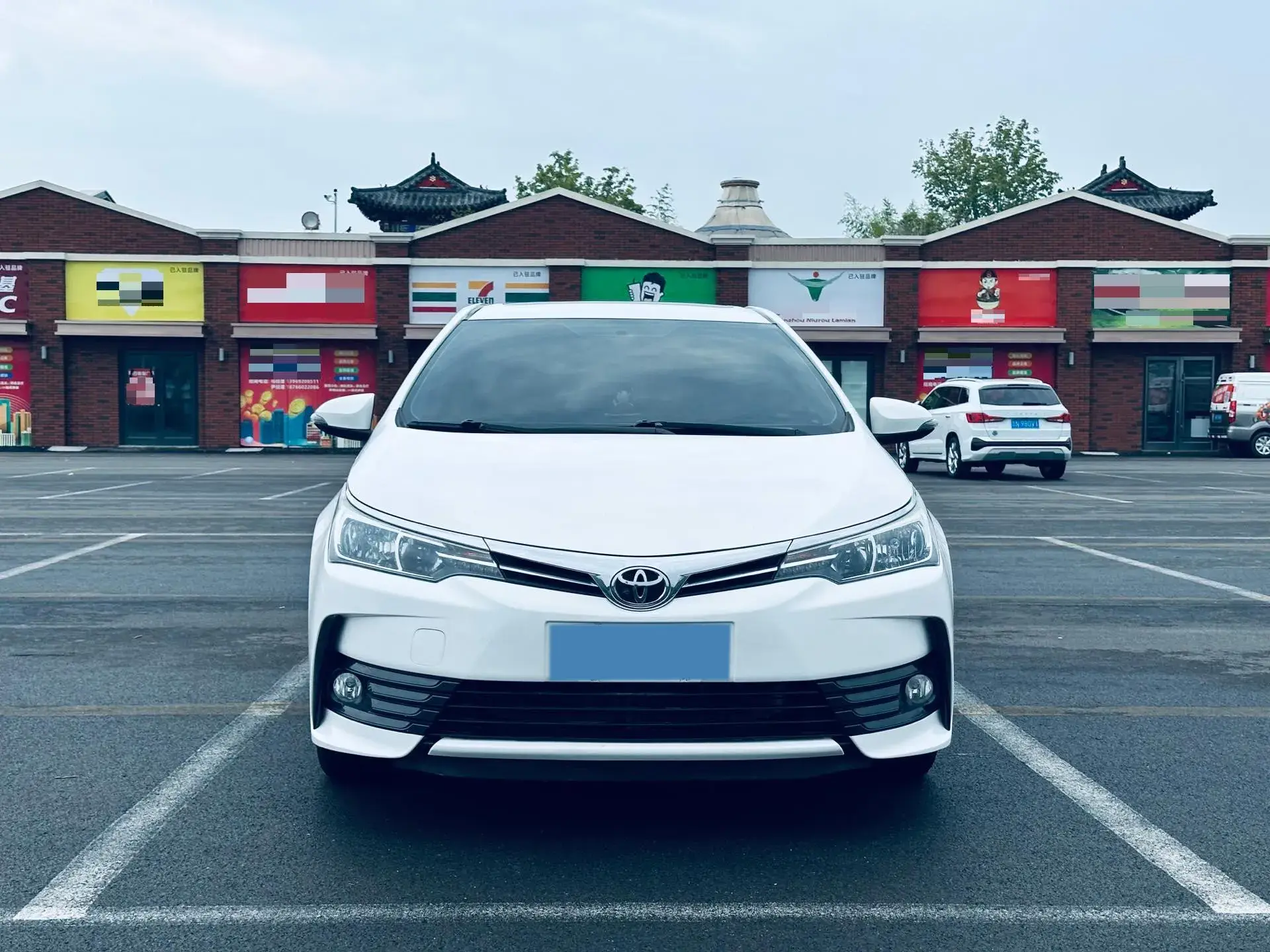 2017 TOYOTA COROLLA thumbnail 2