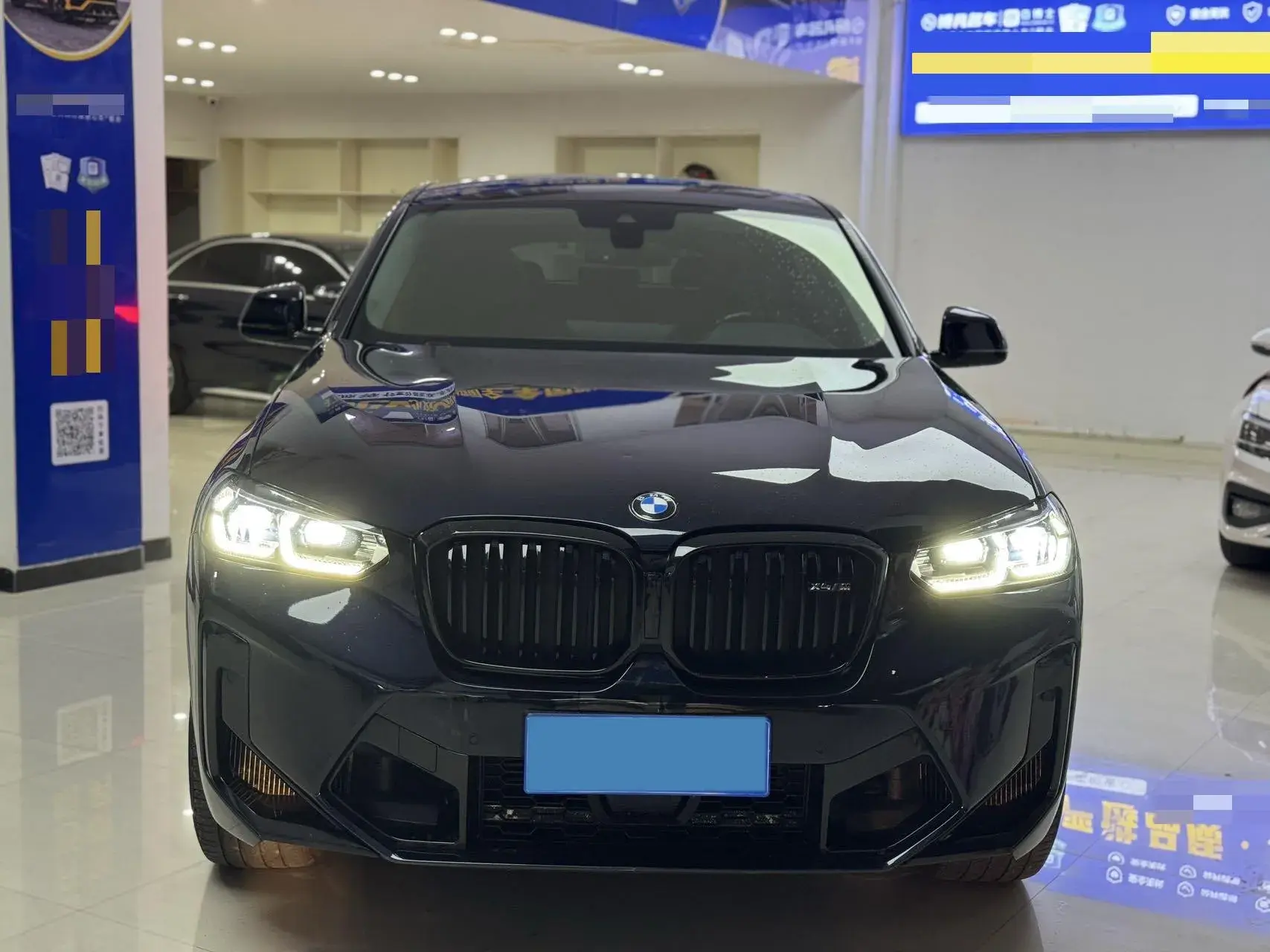 2022 BMW X4 thumbnail 2