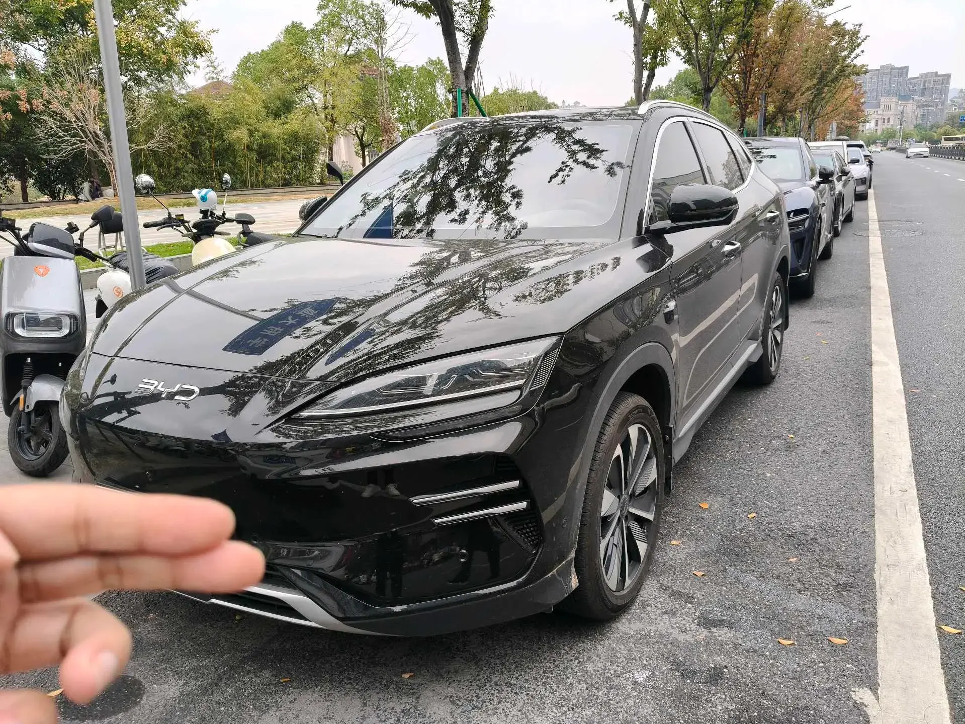 2025 BYD SONG view 1