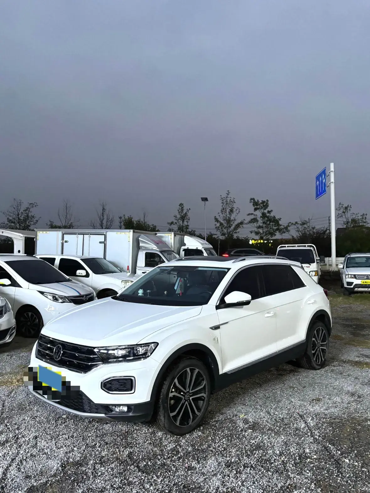 2022 VOLKSWAGEN T-ROC view 1