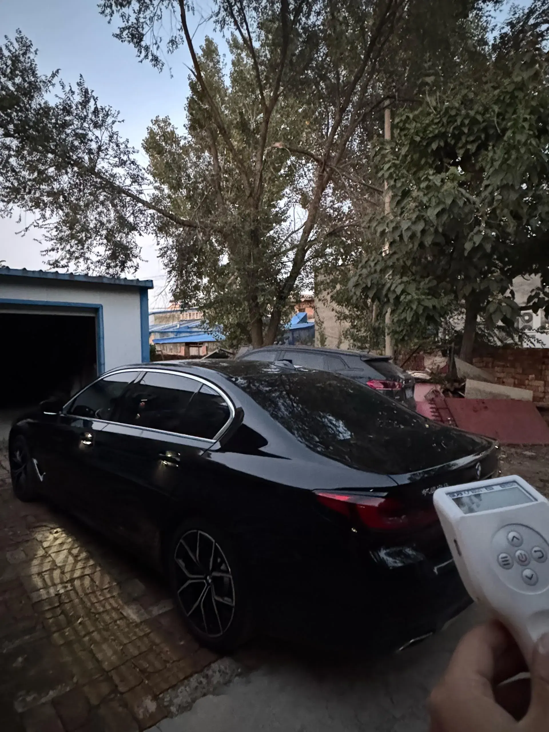 2023 BMW 5 thumbnail 4