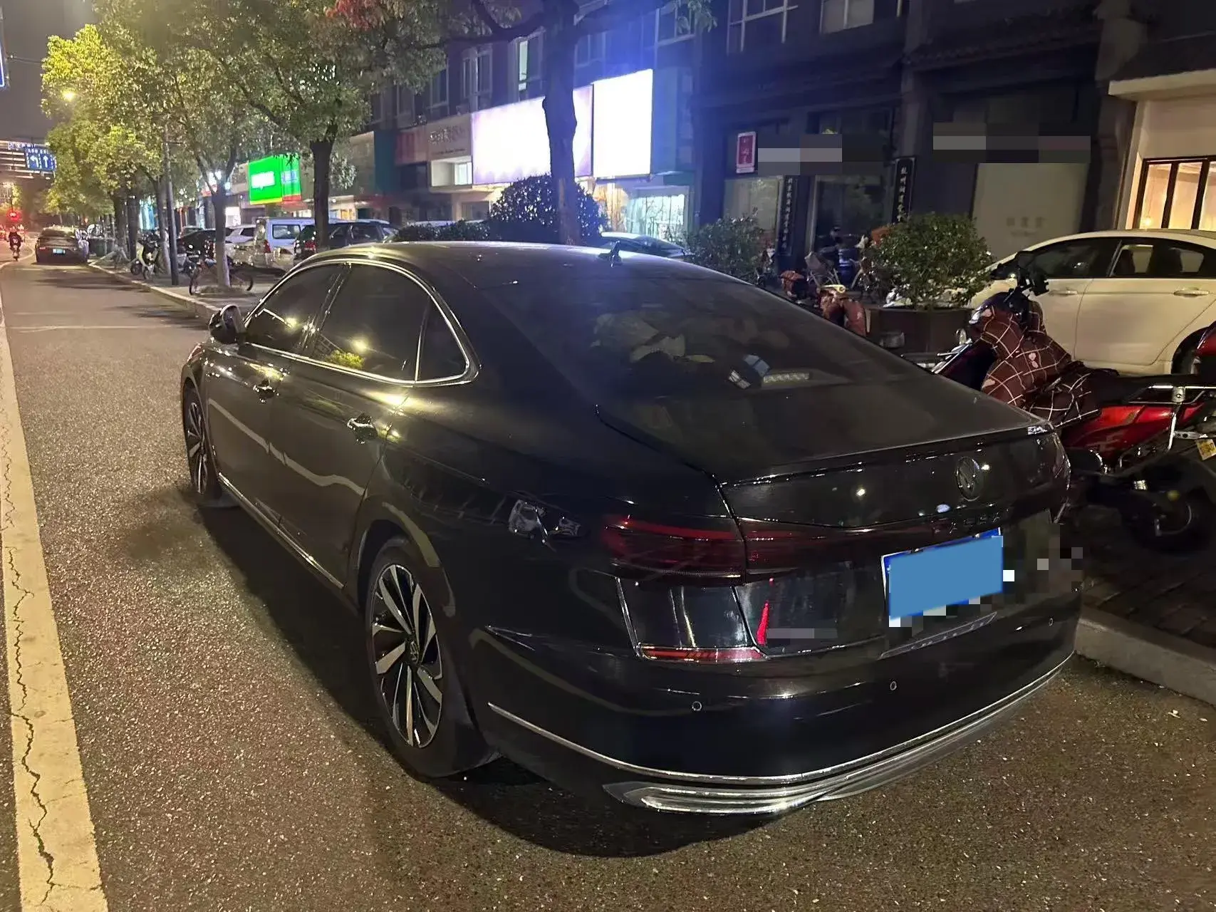 2022 VOLKSWAGEN PASSAT thumbnail 2