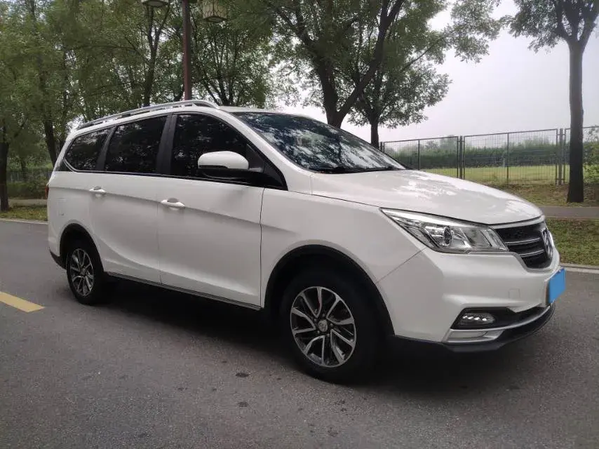 2019 BAOJUN 730 thumbnail 3