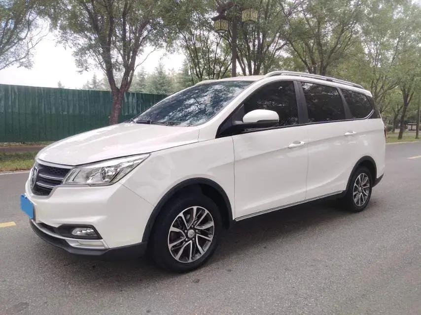 2019 BAOJUN 730 view 1