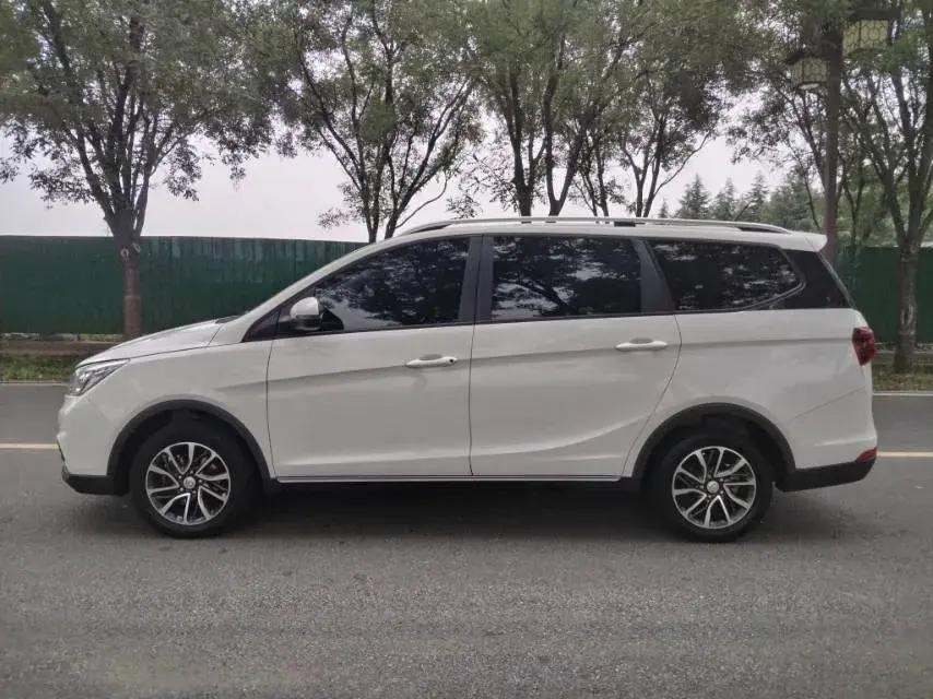 2019 BAOJUN 730 thumbnail 4
