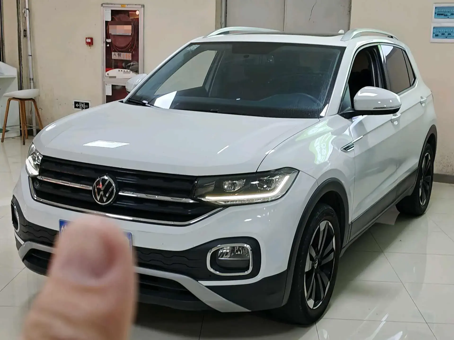 2020 VOLKSWAGEN TACQUA view 1
