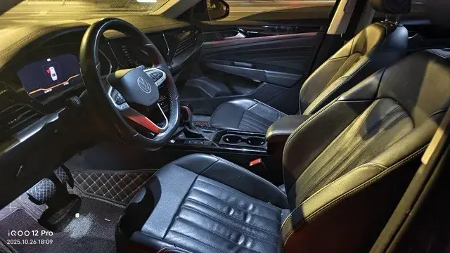 2022 VOLKSWAGEN PASSAT thumbnail 3