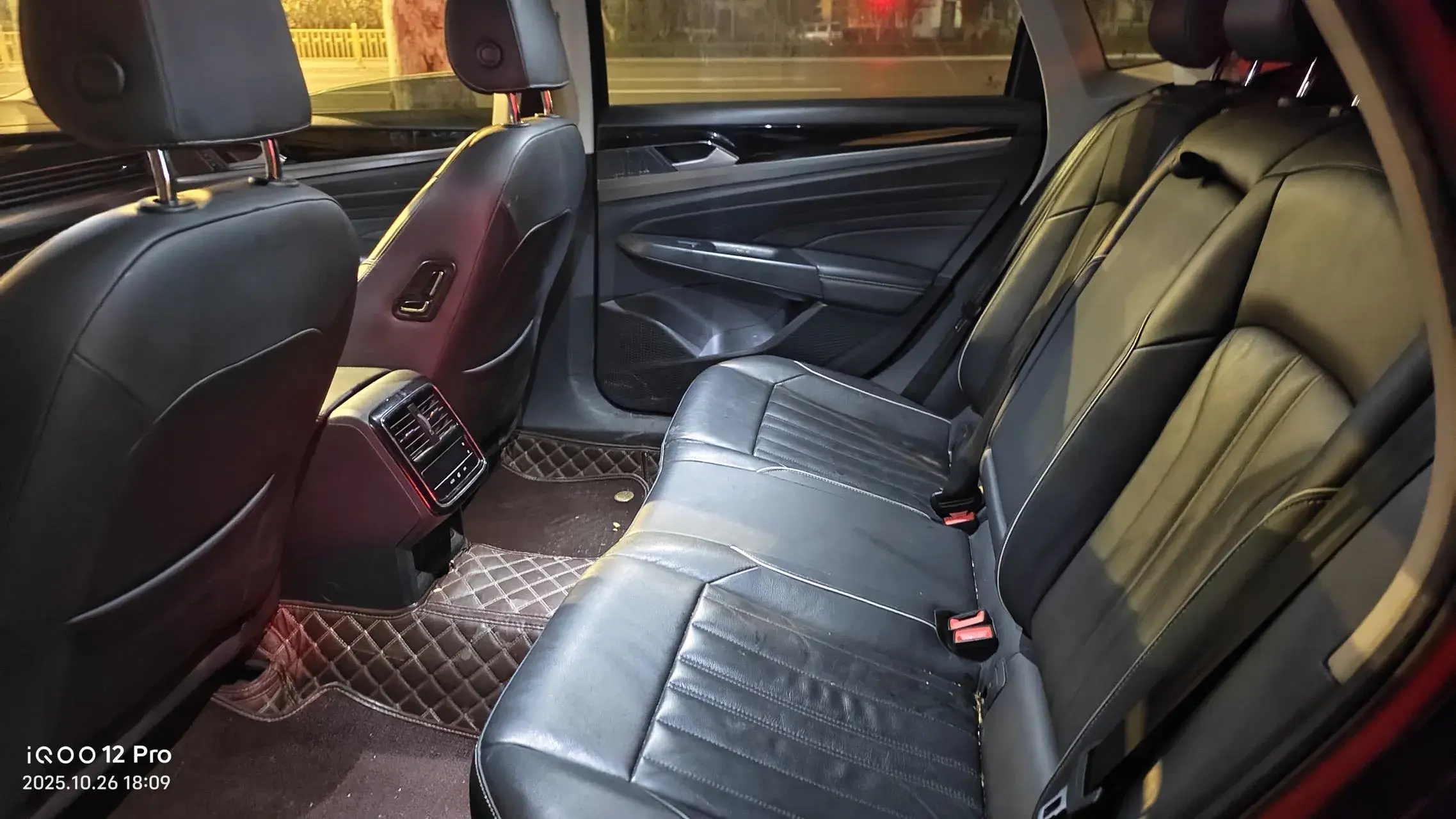 2022 VOLKSWAGEN PASSAT thumbnail 4