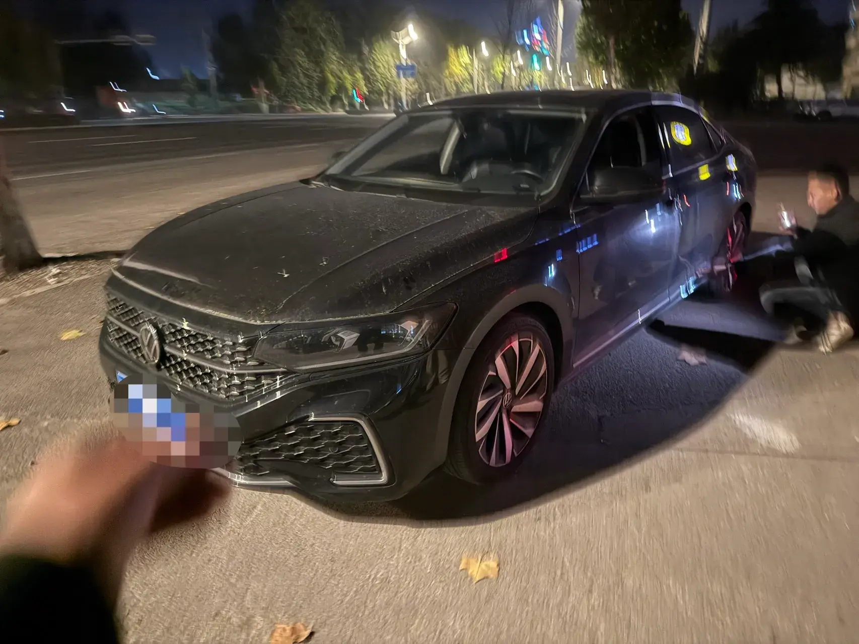 2022 VOLKSWAGEN PASSAT view 1