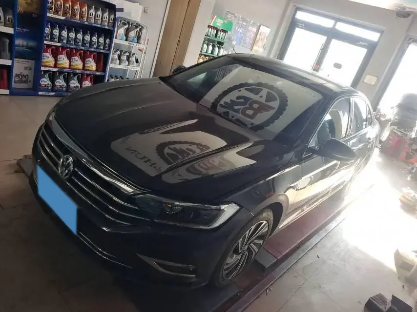 2021 VOLKSWAGEN SAGITAR view 1