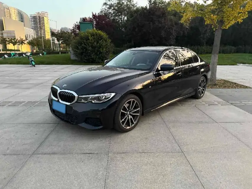 2021 BMW 3 view 1