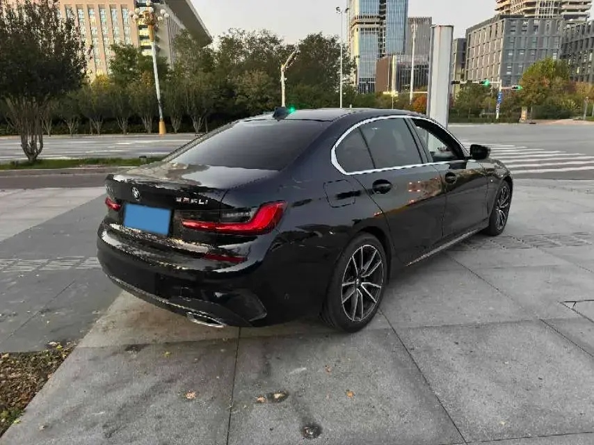 2021 BMW 3 thumbnail 4