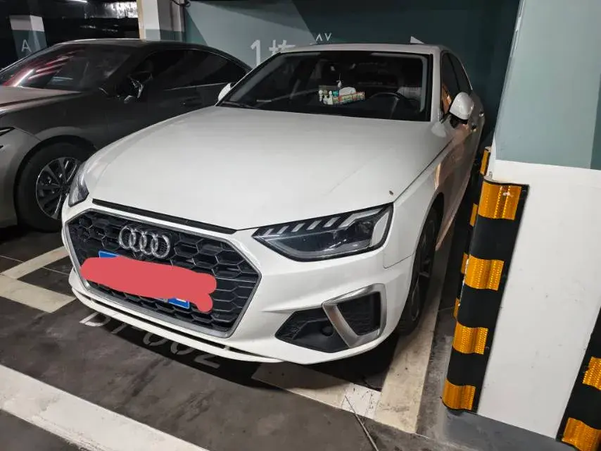 2022 AUDI A4L thumbnail 2