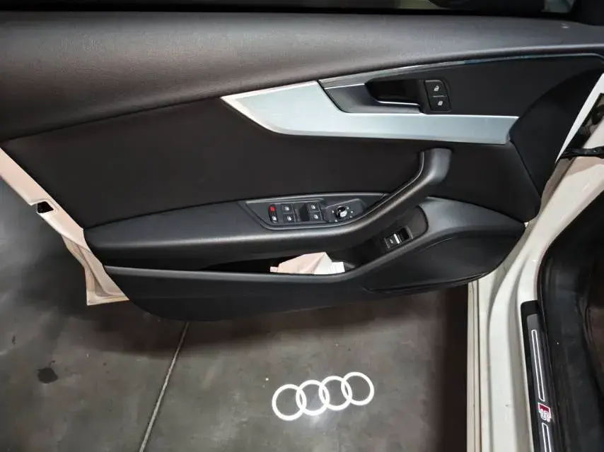 2022 AUDI A4L thumbnail 3