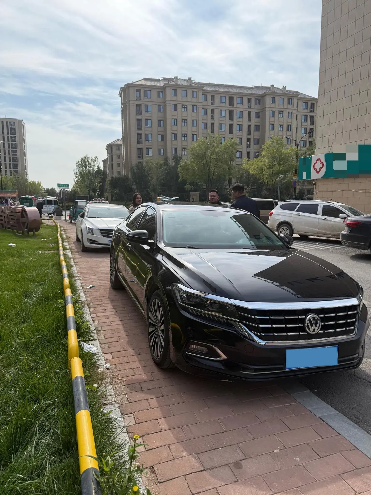 2019 VOLKSWAGEN PASSAT thumbnail 3