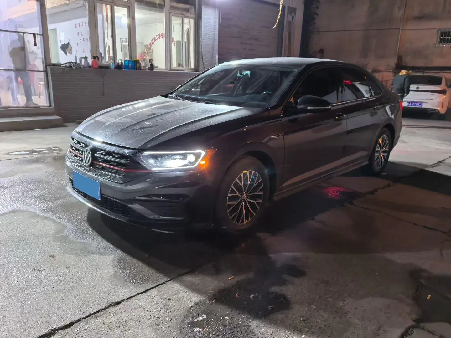 2019 VOLKSWAGEN SAGITAR view 1