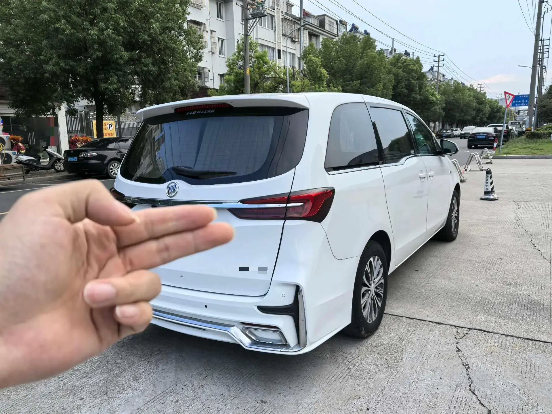 2021 BUICK GL8 thumbnail 3