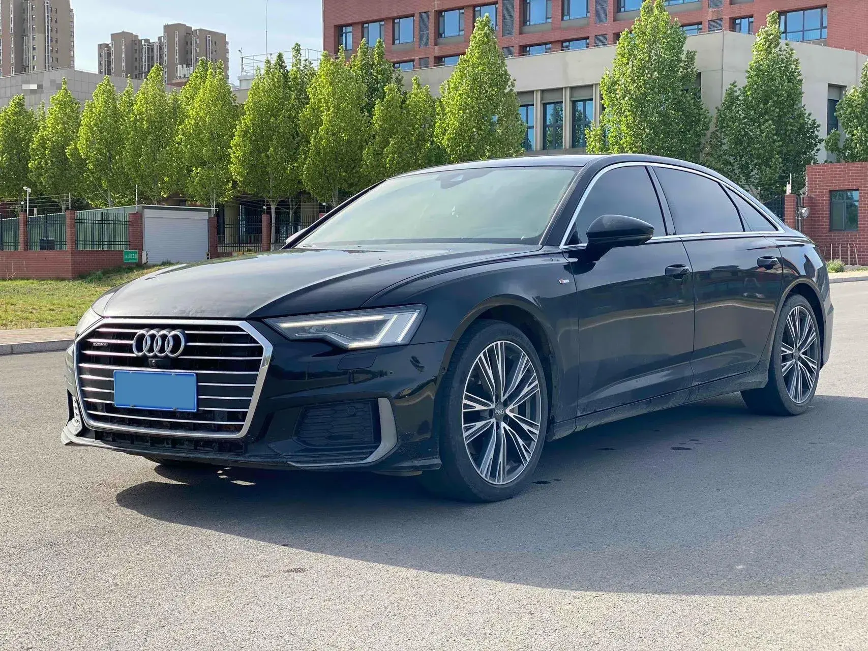 2021 AUDI A6L view 1