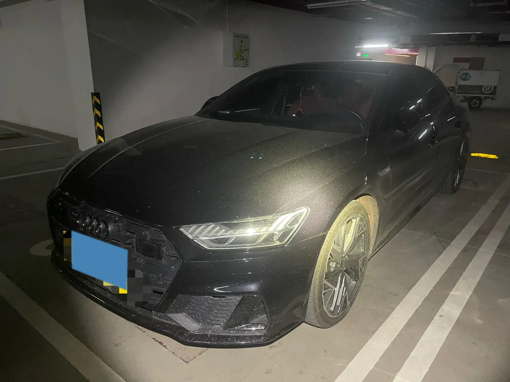 2024 AUDI A7L view 1