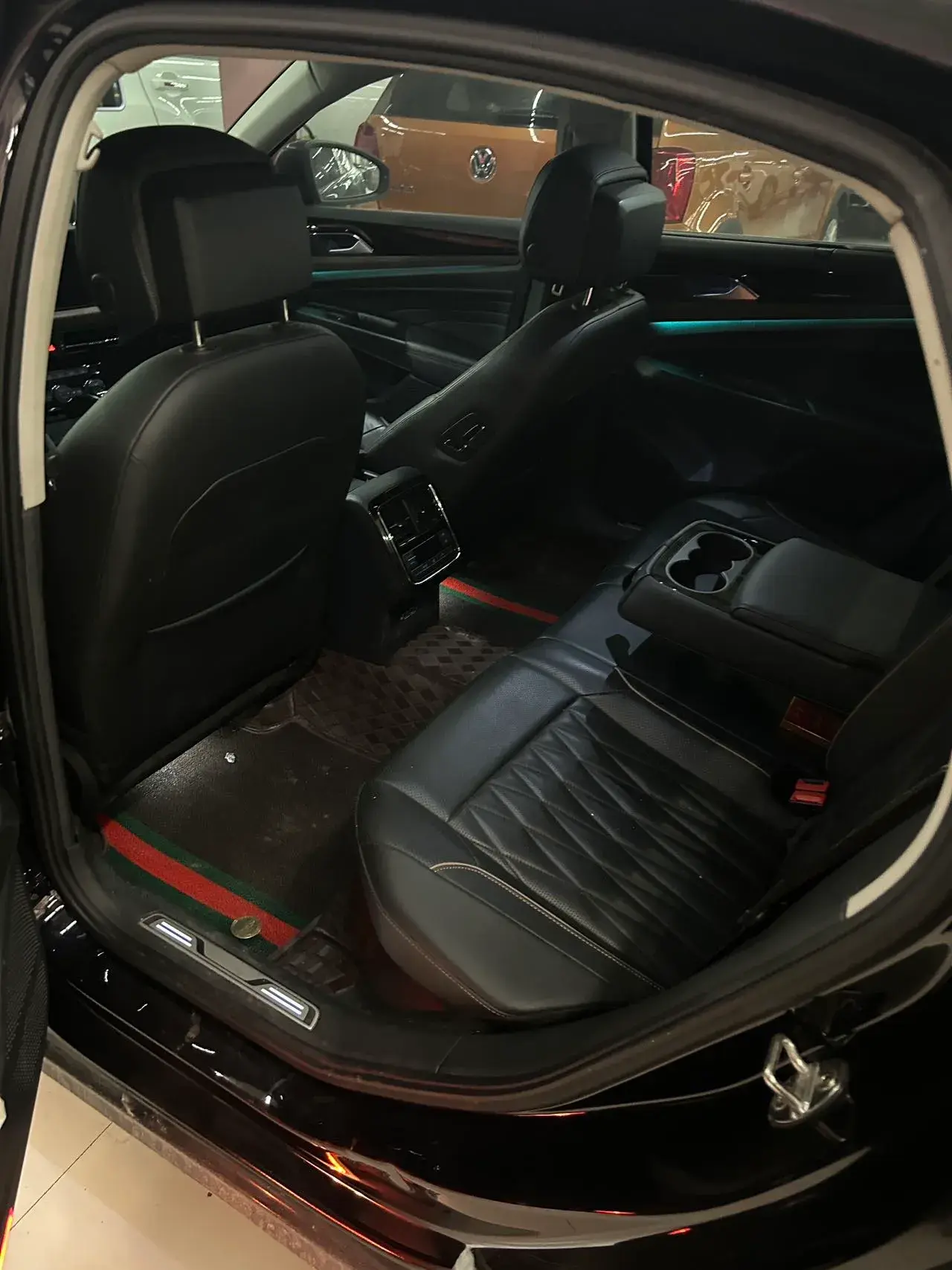 2019 VOLKSWAGEN PASSAT thumbnail 3