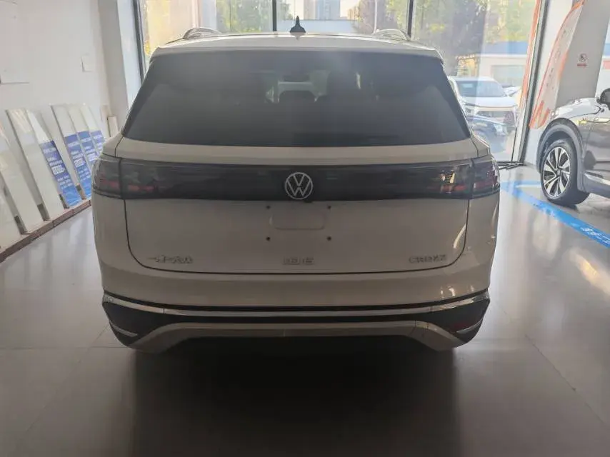 2022 VOLKSWAGEN ID.6 thumbnail 4
