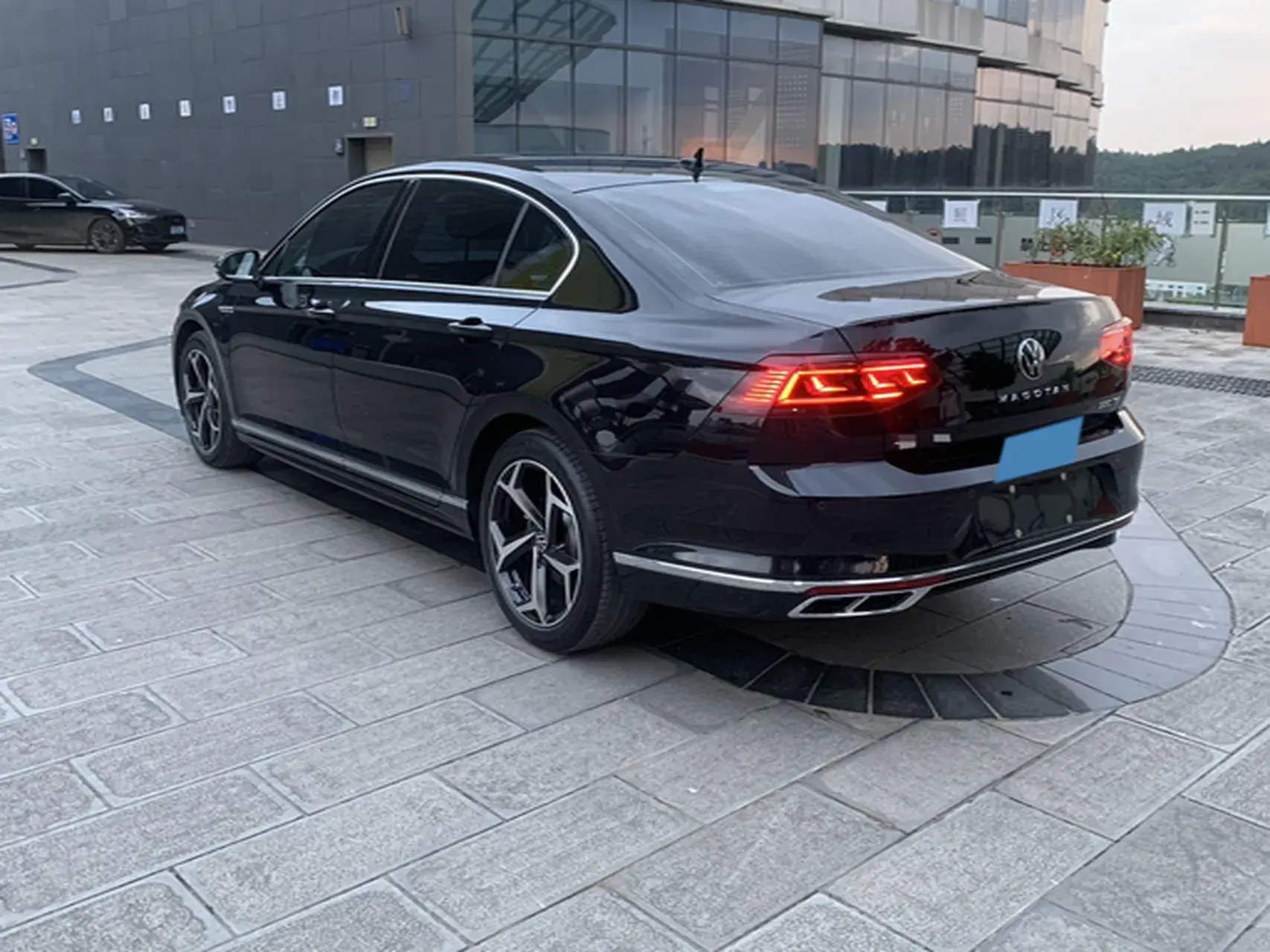 2023 VOLKSWAGEN MAGOTAN thumbnail 4