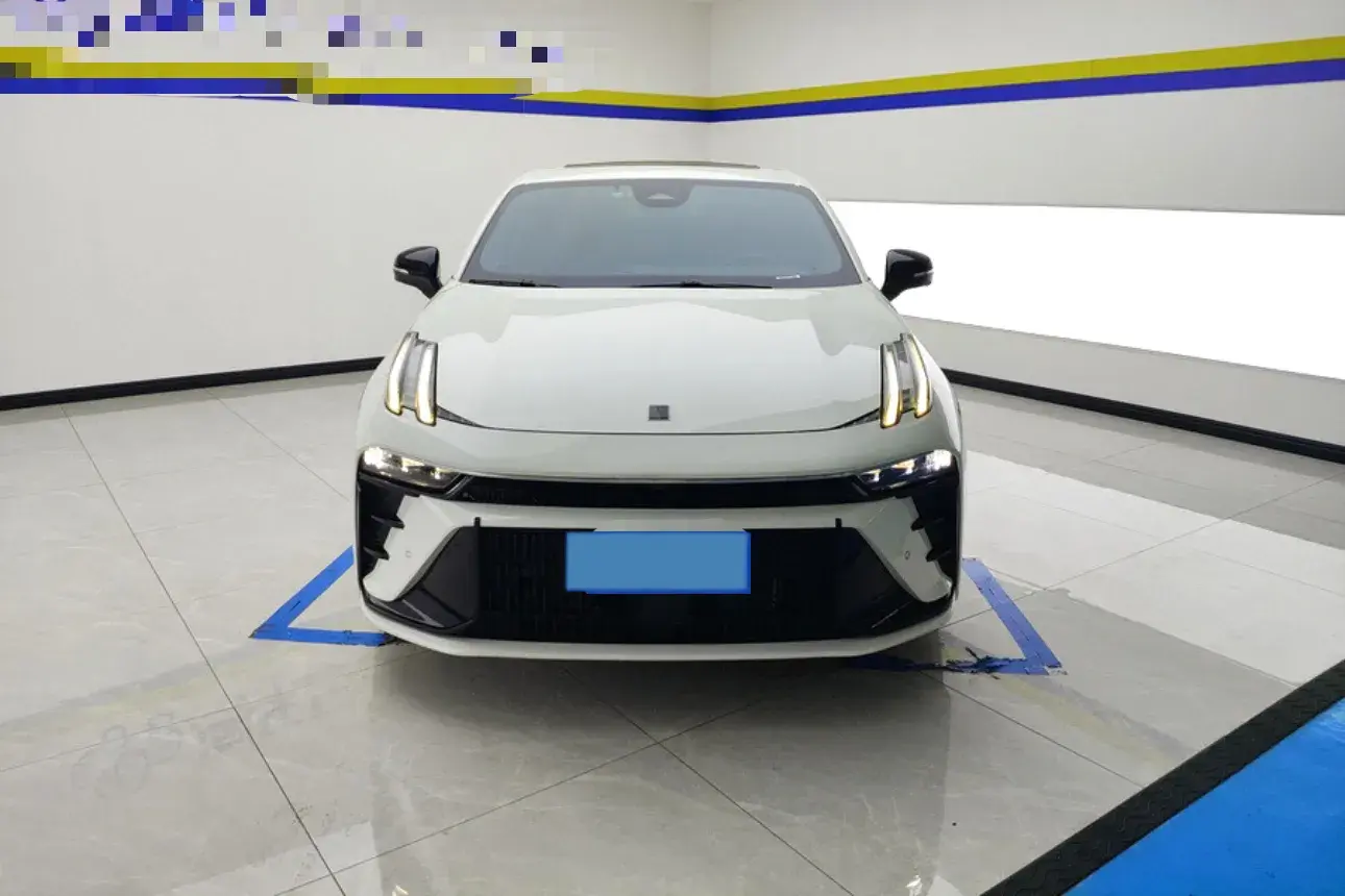 2023 LYNK&CO 03 thumbnail 3