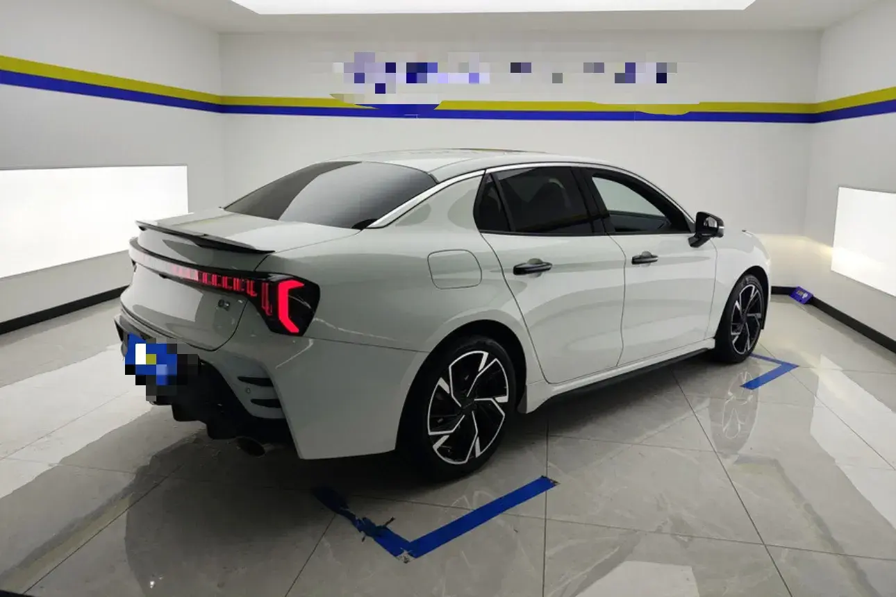 2023 LYNK&CO 03 thumbnail 2