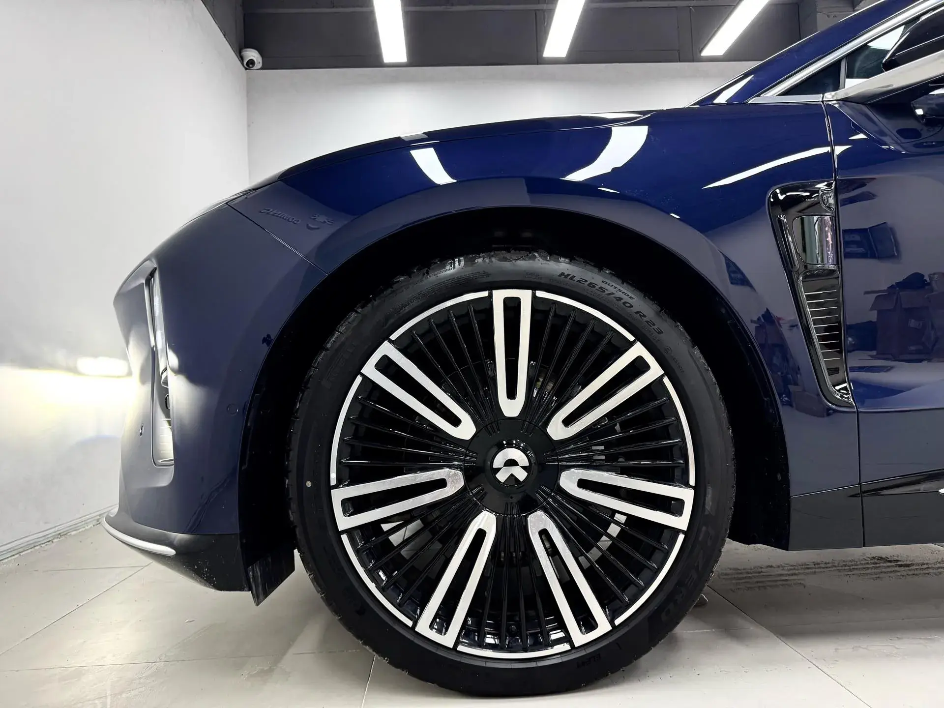 2025 NIO ET9 thumbnail 3