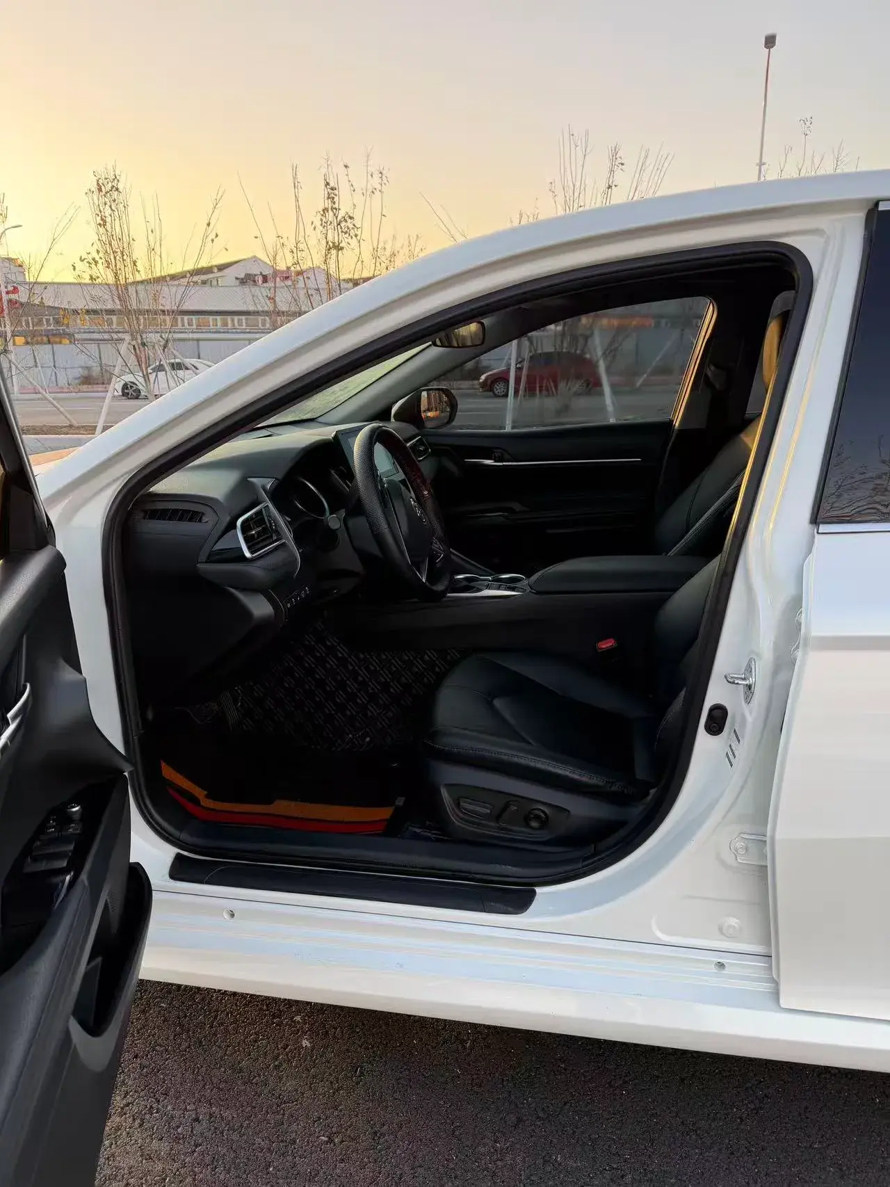 2021 TOYOTA CAMRY thumbnail 4