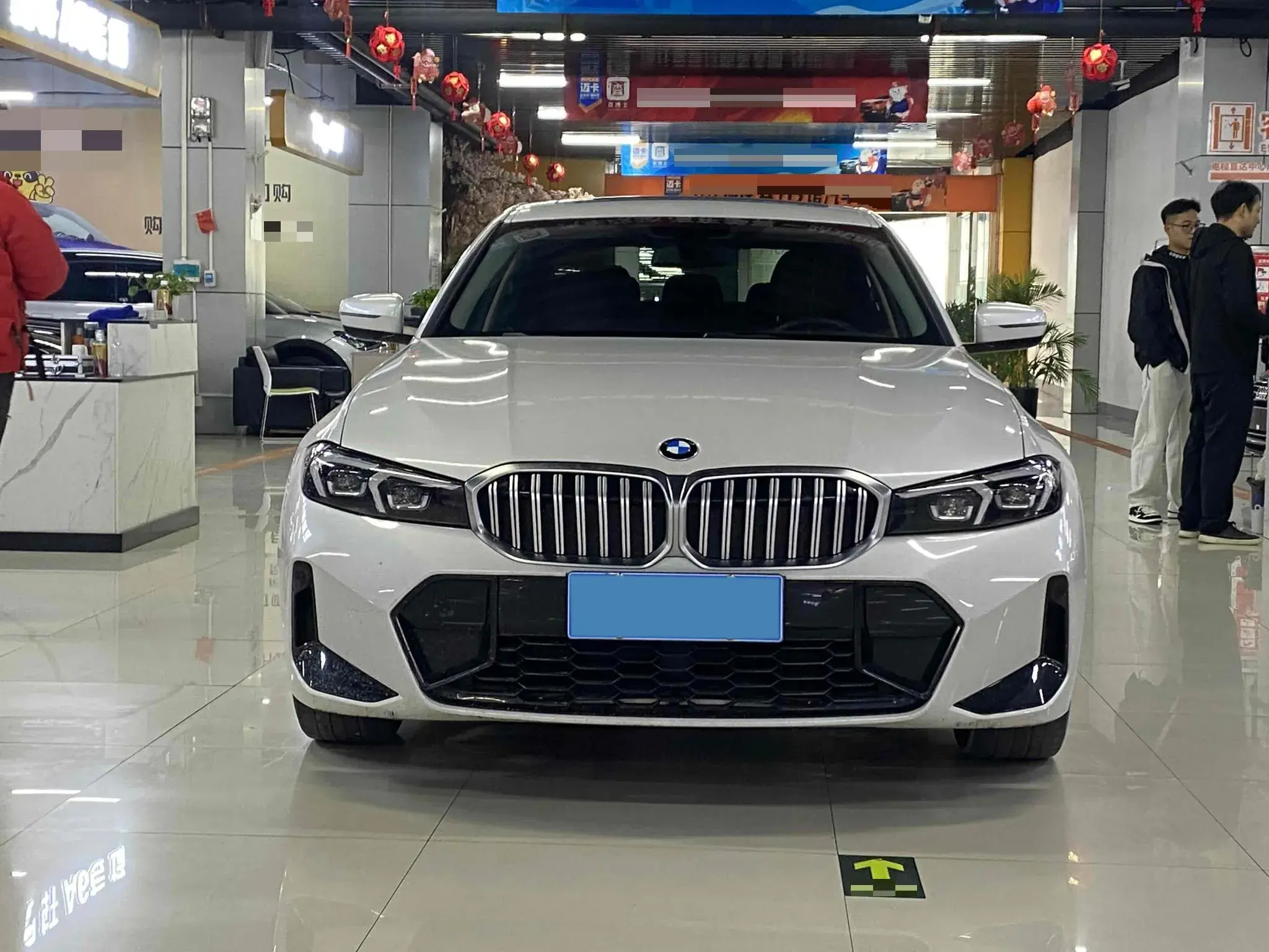 2023 BMW 3 thumbnail 2